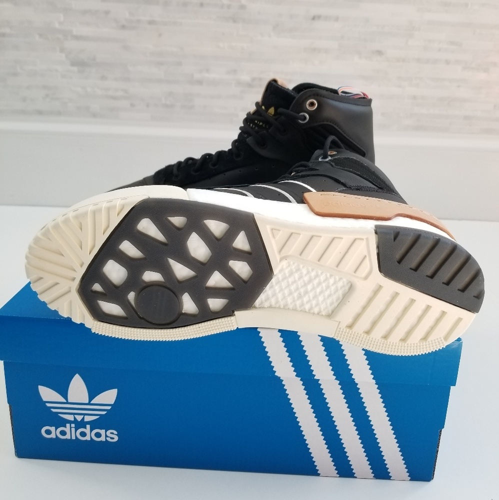 New ADIDAS Rivalry RM Sneakers - Picture 6 of 7